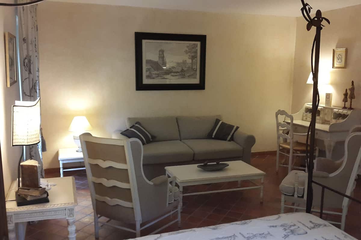 Junior Suite | Premium bedding, minibar, desk, soundproofing