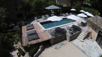 Seasonal outdoor pool, pool umbrellas, sun loungers