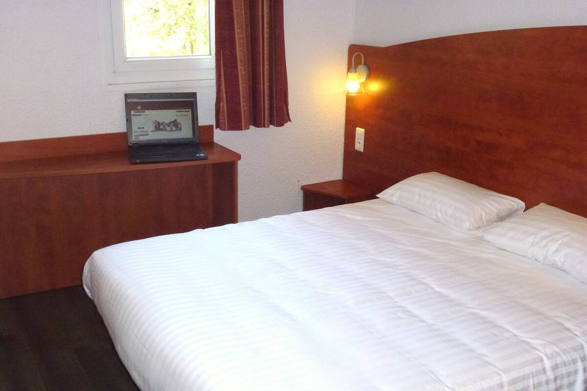 Habitación doble | Escritorio, cunas gratuitas, wifi gratis