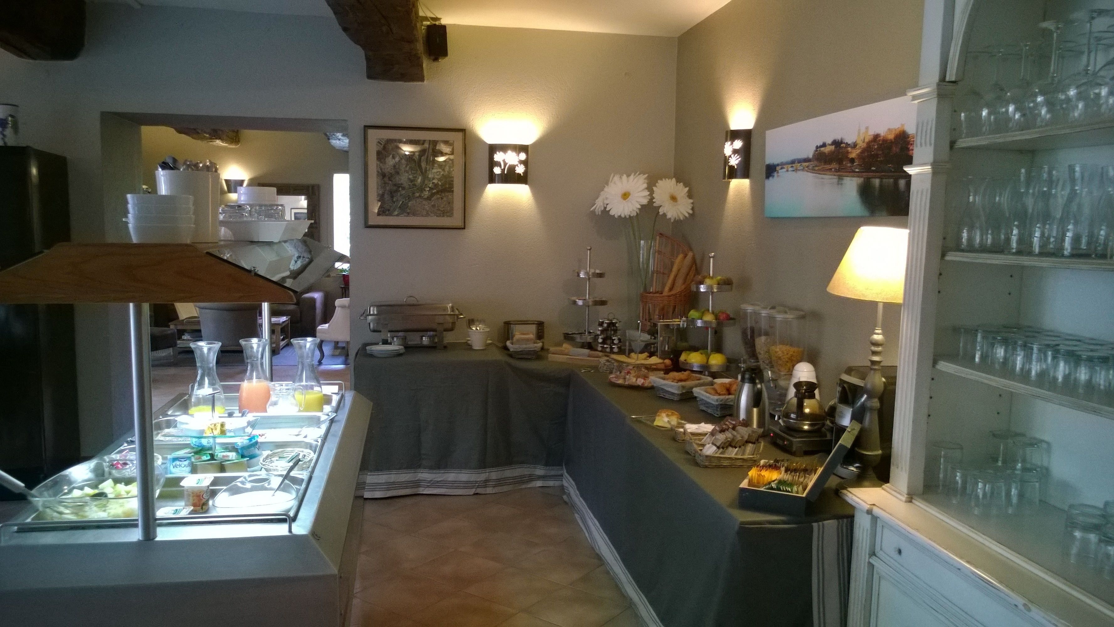 daily buffet breakfast for a fee