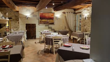 Breakfast, lunch, dinner served; French cuisine, garden views