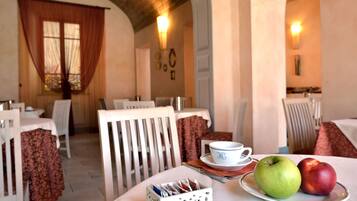 Daily buffet breakfast (EUR 9 per person)