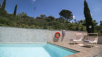 Seasonal outdoor pool, pool umbrellas, sun loungers
