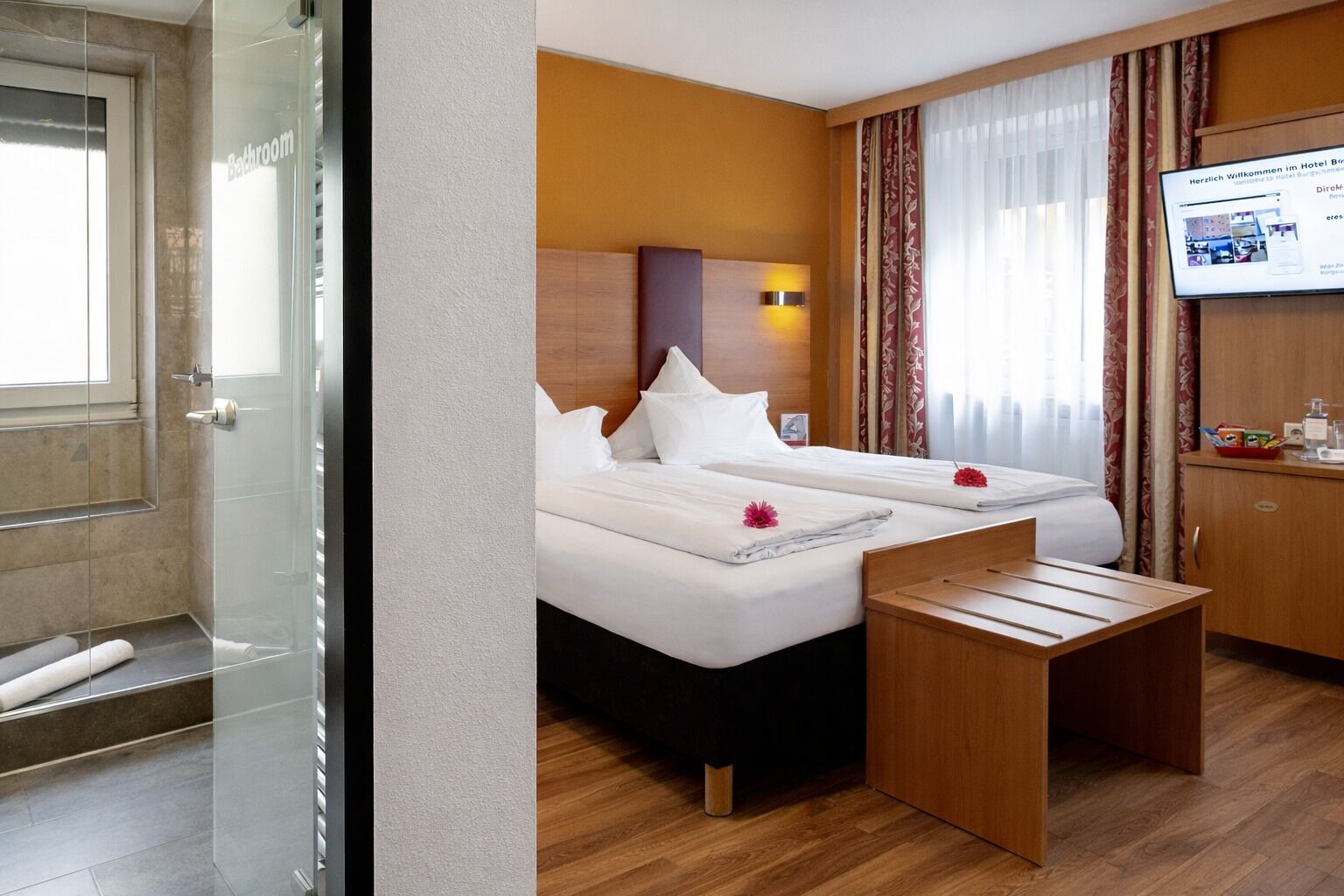 Double Room | Hypo-allergenic bedding, minibar, in-room safe, desk