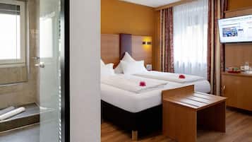 Double Room | Hypo-allergenic bedding, minibar, in-room safe, desk