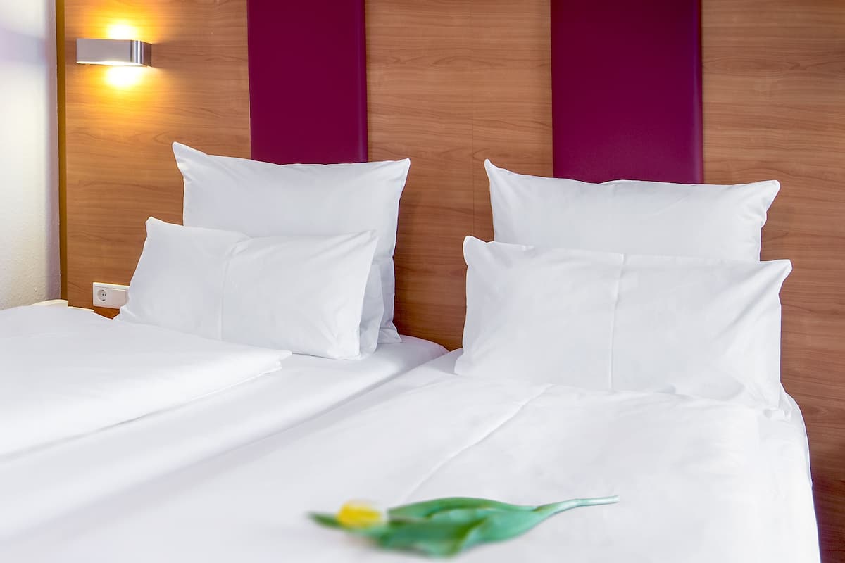 double room | hypo-allergenic bedding, minibar, in-room safe, desk