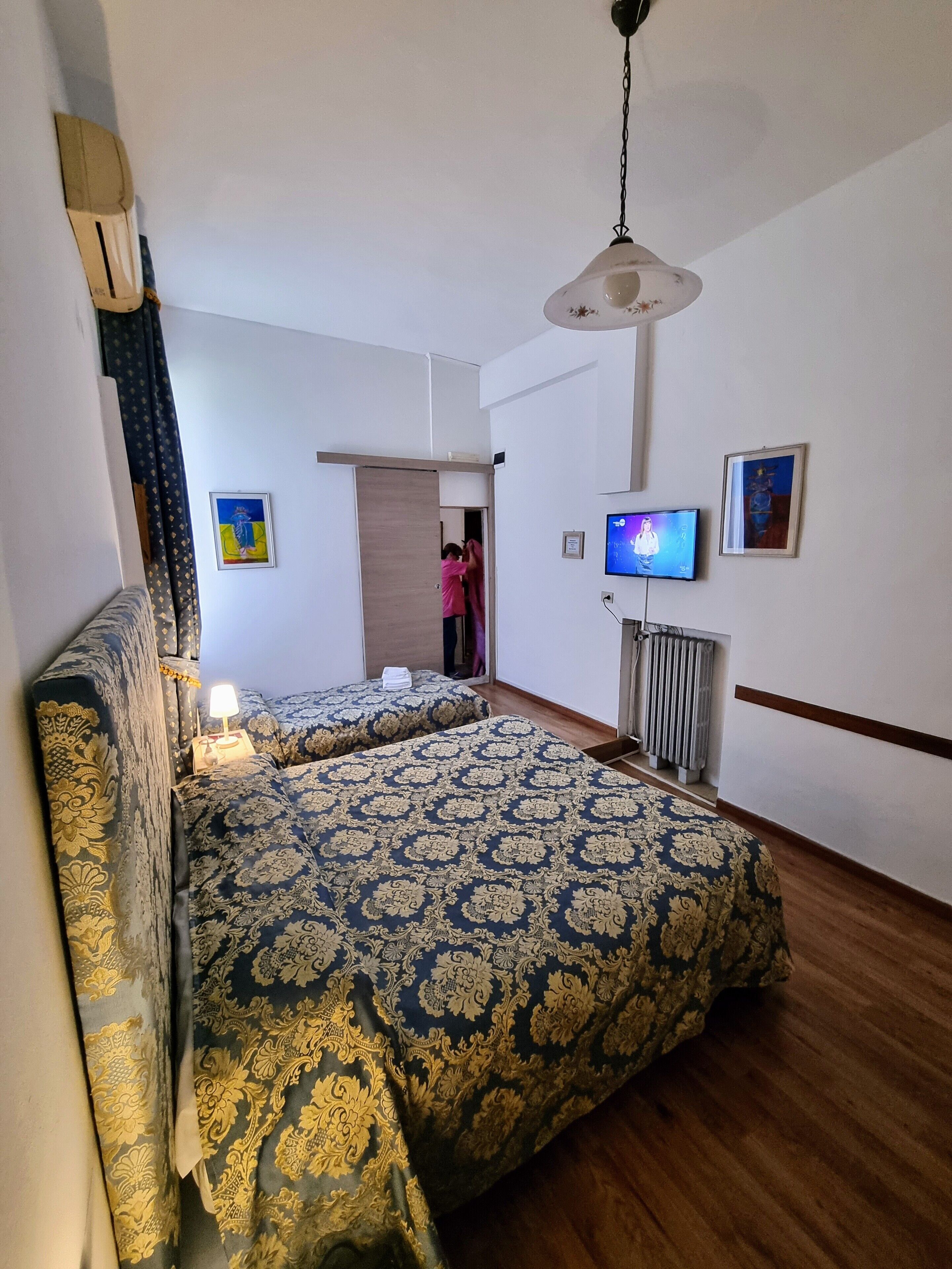 triple room, balcony | down duvets, in-room safe, individually furnished, desk
