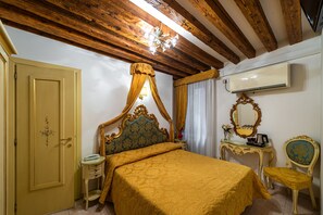 Classic Double Room | In-room safe, free WiFi, bed sheets