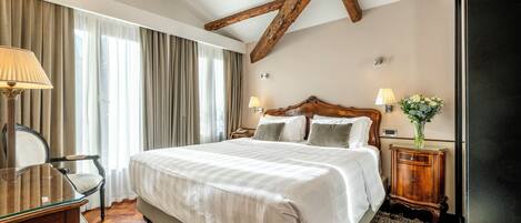 Deluxe Double Room, Terrace, Canal View