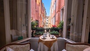 Interior - Locanda Casa Petrarca (Venice)