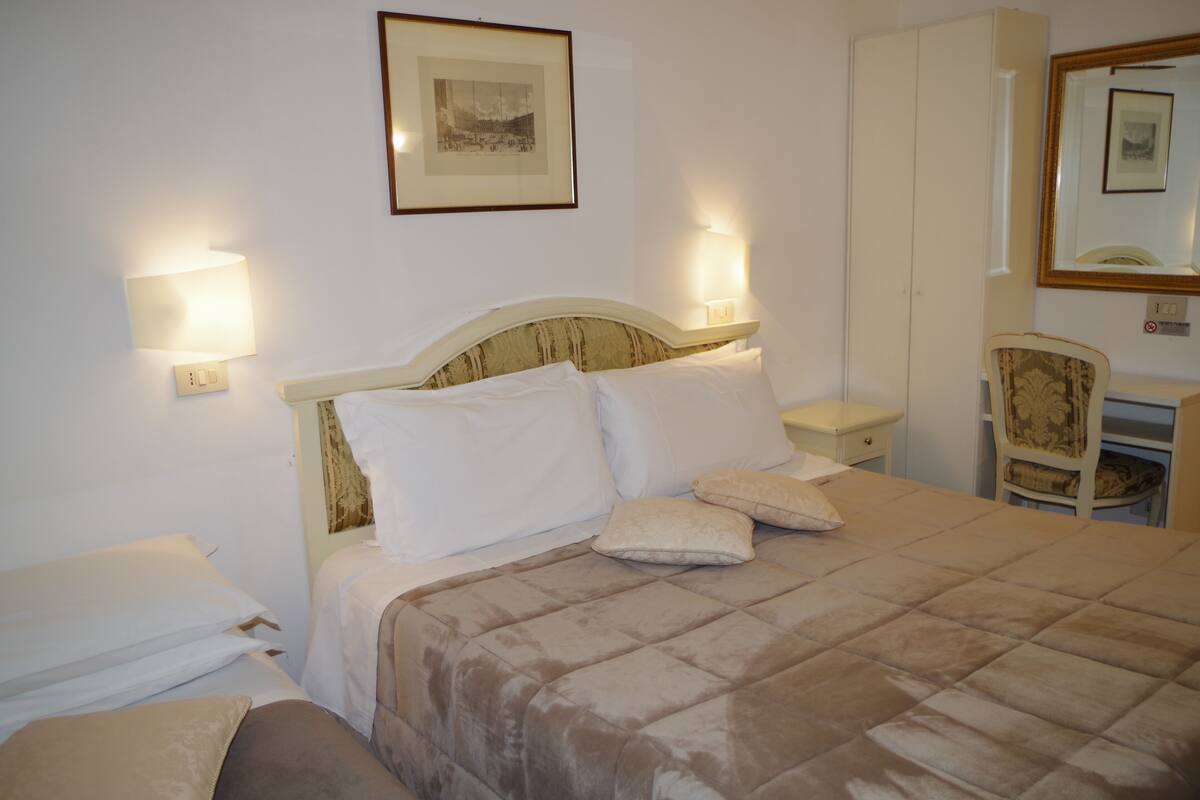 Dreibettzimmer | Zimmersafe, kostenloses WLAN