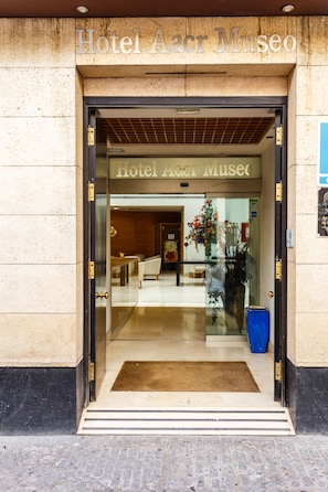 Interior entrance - Hotel AACR Museo (Seville)
