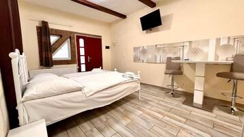 Basic Studio Suite, 2 Single Beds | 1 bedroom, blackout curtains, iron/ironing board, free cots/infant beds