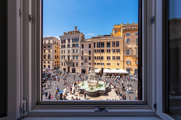 Corner room with Pantheon and fountain view | View from room