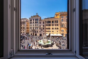 Corner room with Pantheon and fountain view | Vista do quarto