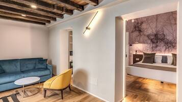 Quadruple room with private terrace on the fifth floor in the separate building | Wohnbereich