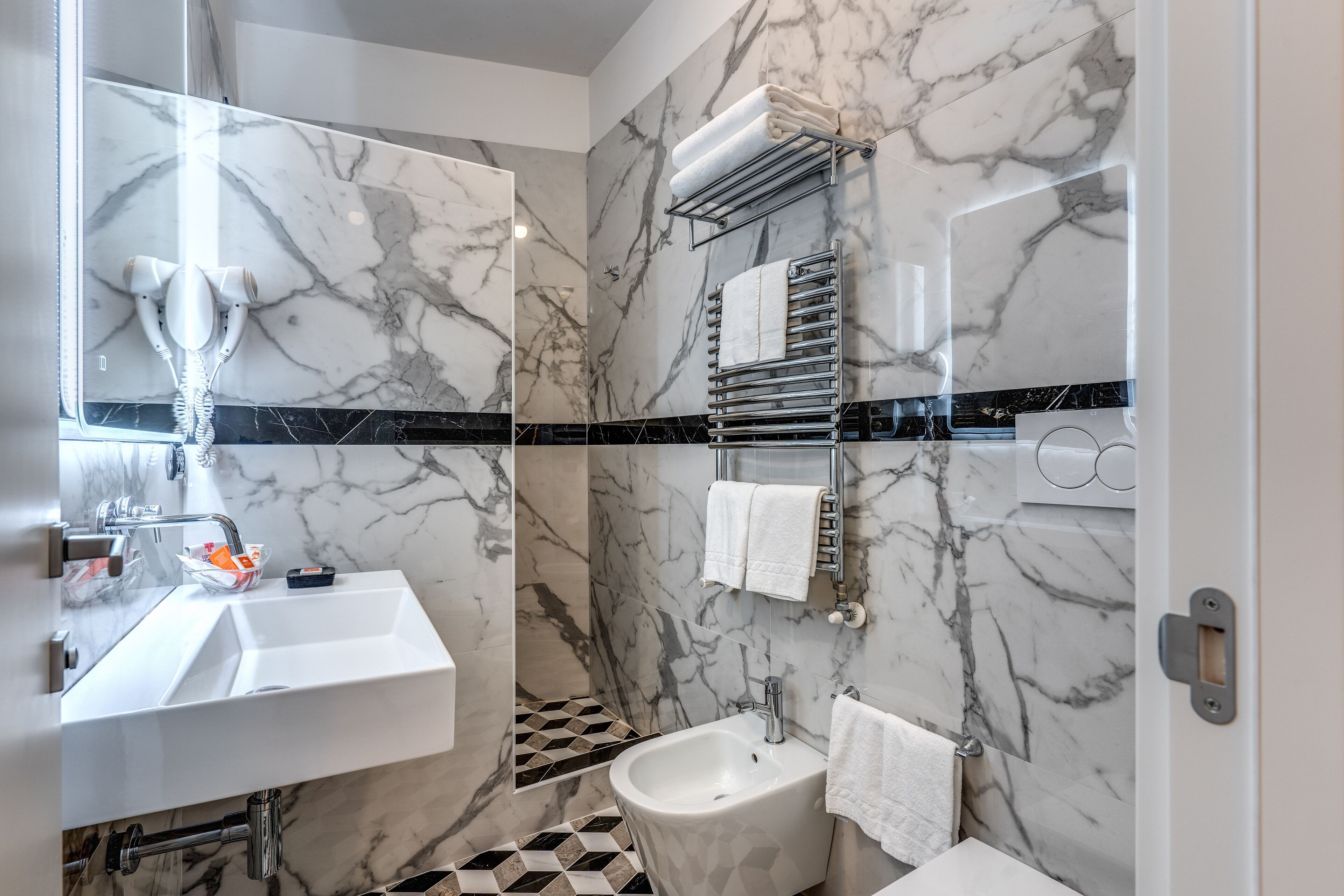 double room, annex building | bathroom | shower, rainfall showerhead, free toiletries, hair dryer