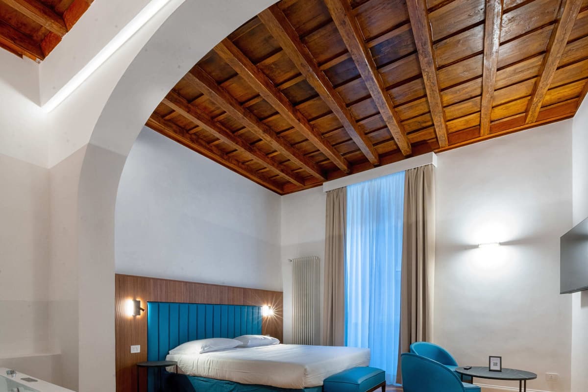 Luxury Room, Hot Tub, Annex Building | Luxe beddengoed, donzen dekbedden, bedden met traagschuimmatras