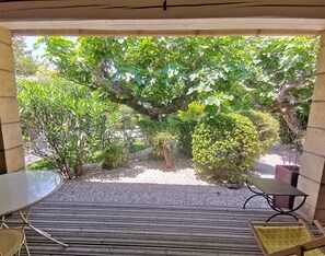 Comfort-Doppelzimmer, 1 Queen-Bett, Terrasse, Gartenblick | Terrasse/Patio