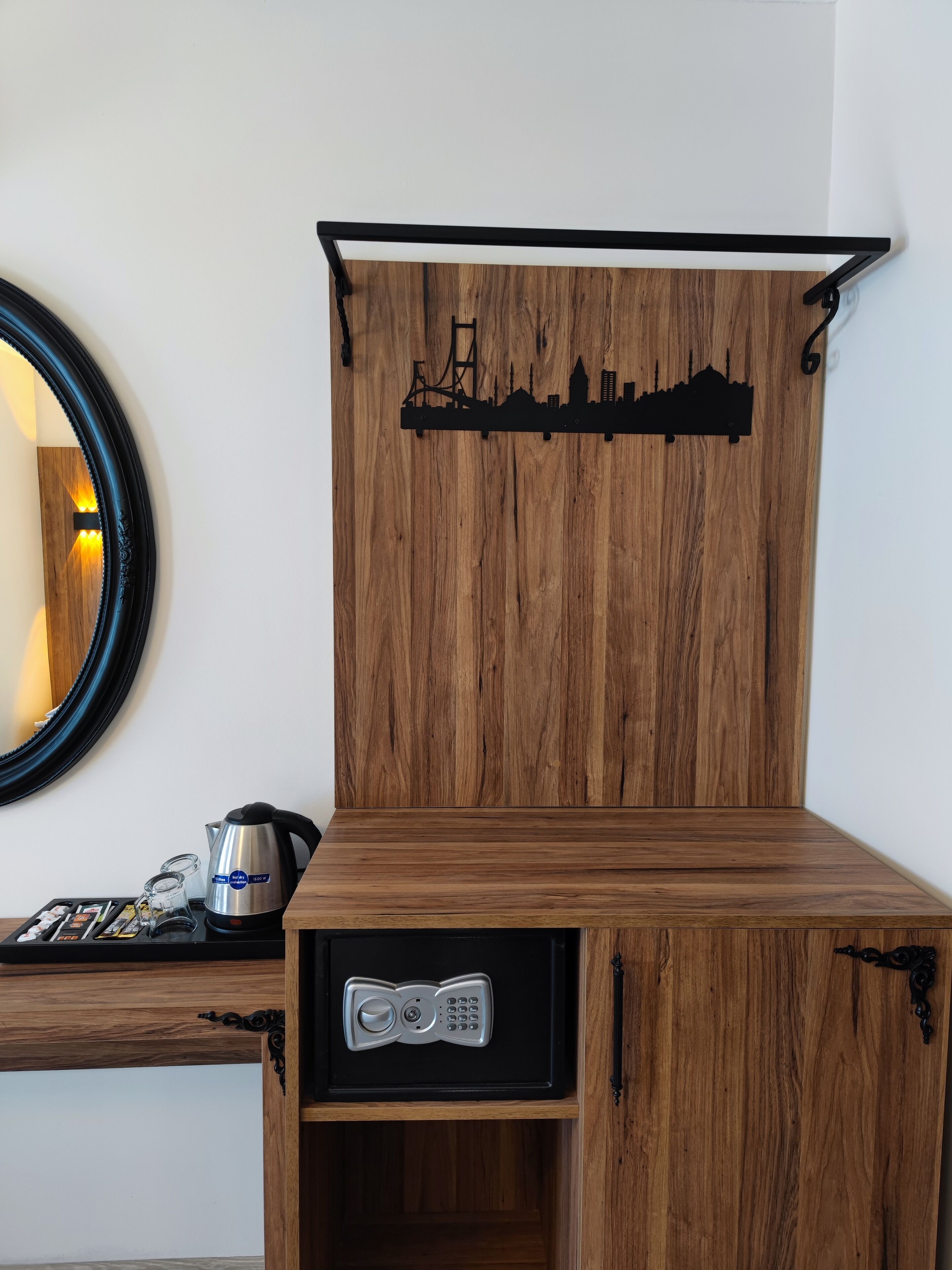 economy room | 1 bedroom, egyptian cotton sheets, premium bedding, pillow-top beds