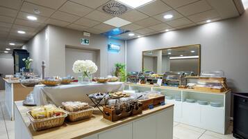 Petit déjeuner buffet compris tous les jours