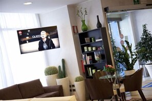 Coin salon dans le hall