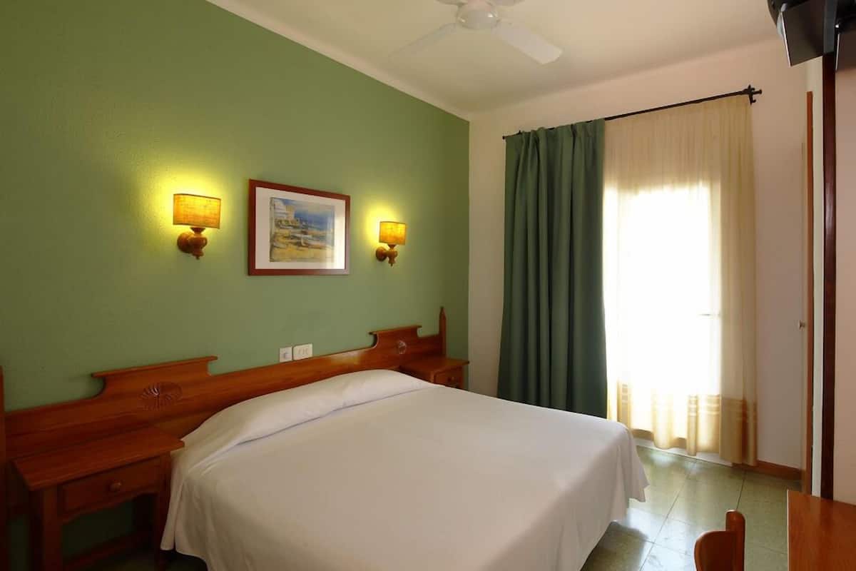Desk, iron/ironing board, cribs/infant beds, free WiFi