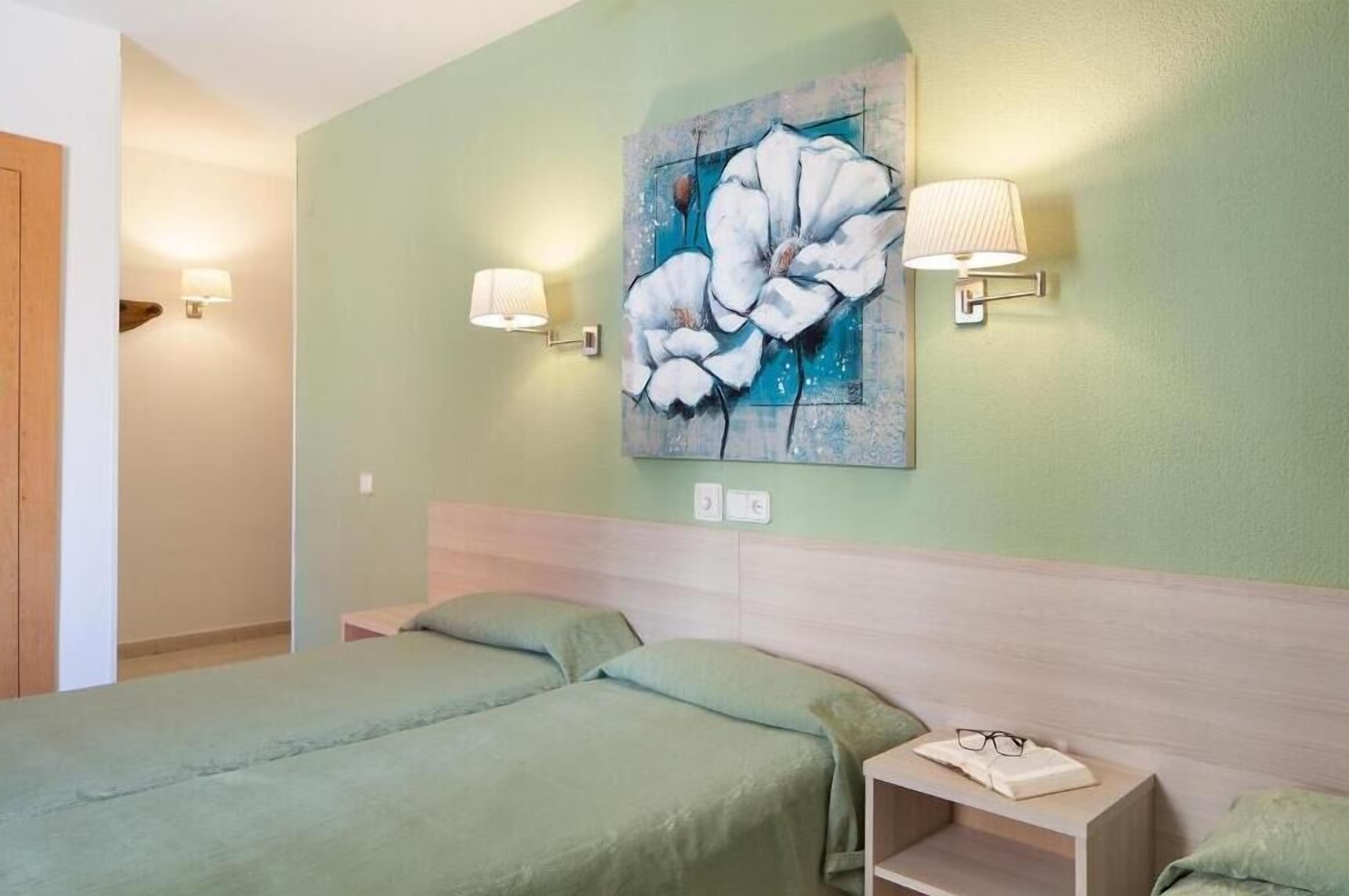 desk, iron/ironing board, cots/infant beds, free wifi