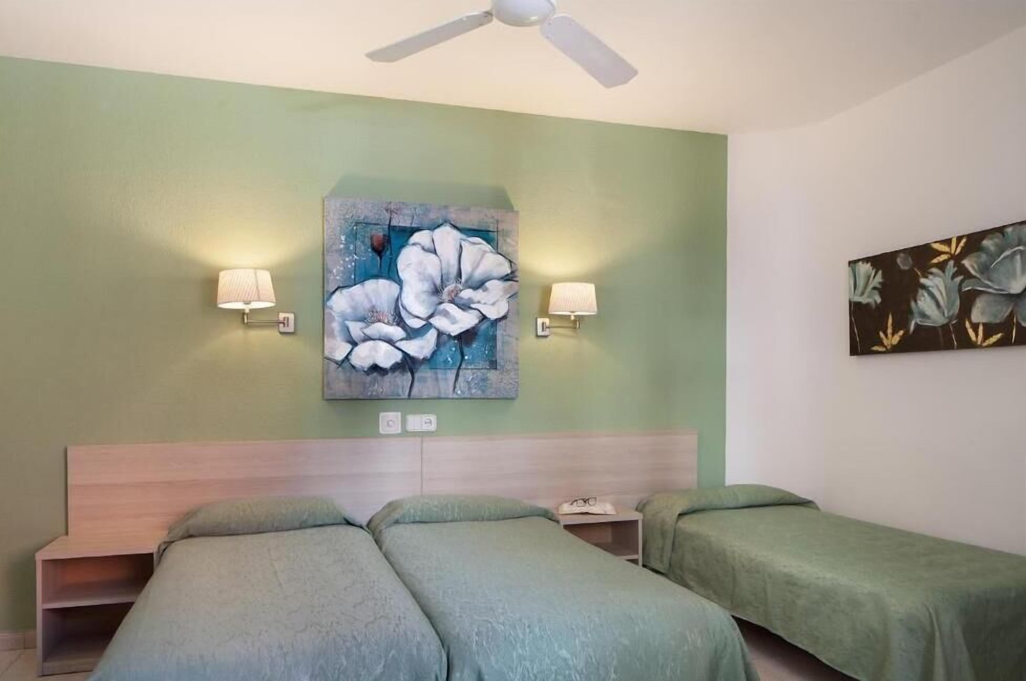 desk, iron/ironing board, cots/infant beds, free wifi