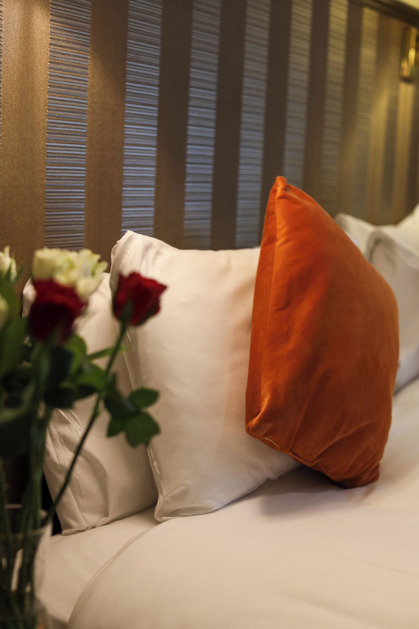 classic single room | 1 bedroom, pillow-top beds, individually furnished, desk