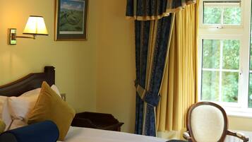 Triple Room | Pillowtop beds, individually furnished, desk, laptop workspace