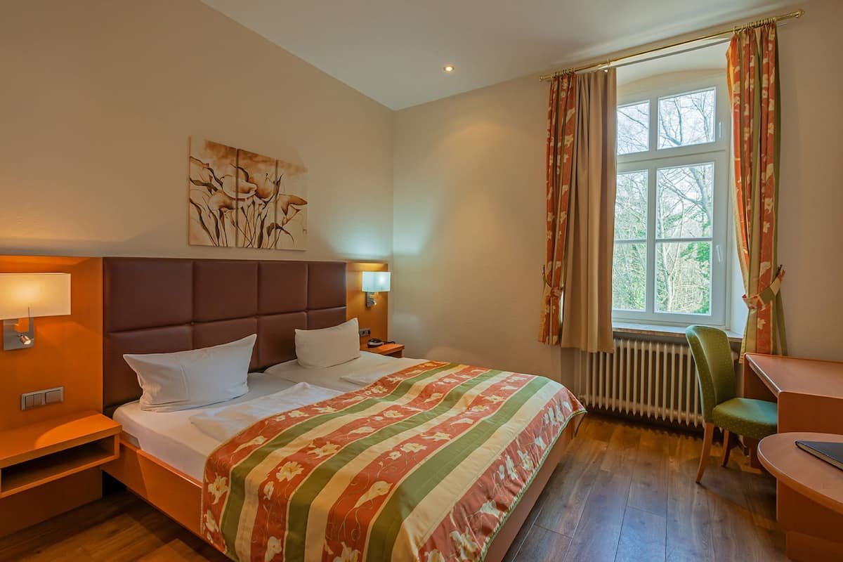 Chambre double (view to forrest, 1.or 2.floor)