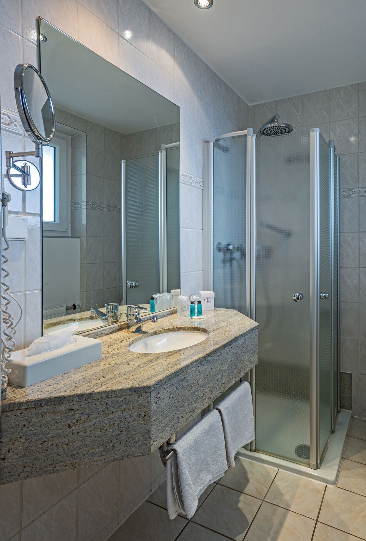 double room, ground floor | bathroom | shower, free toiletries, hair dryer, towels