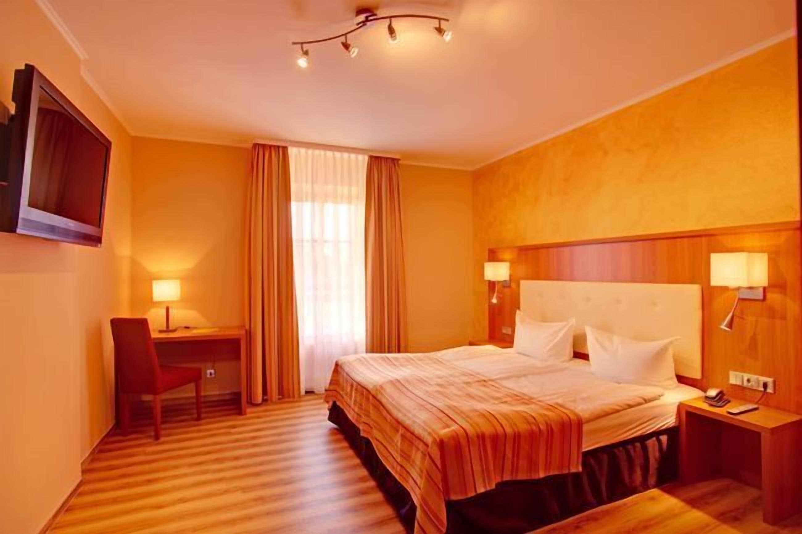 double room (view to forrest, 1.or 2.floor) | in-room safe, blackout curtains, free wifi, bed sheets