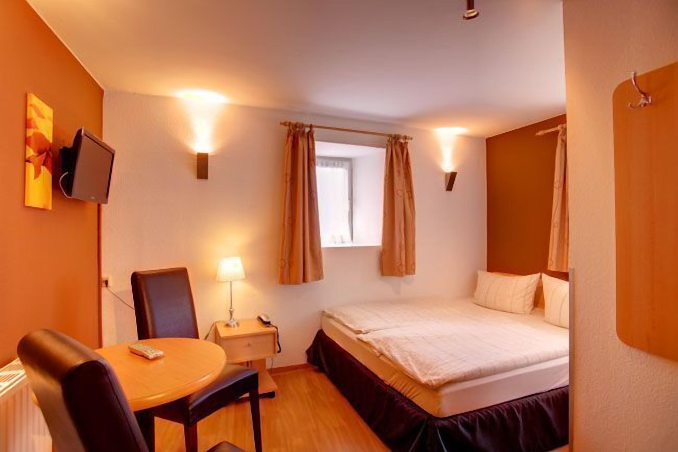 in-room safe, blackout curtains, free wifi, bed sheets