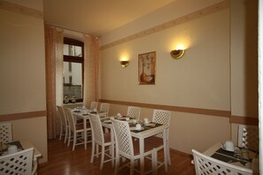 Daily buffet breakfast for a fee - Hotel Classic Inn (Heidelberg)