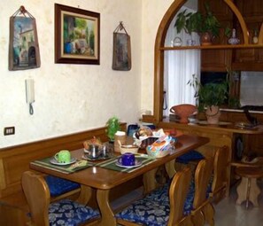 Desayuno continental incluido todos los días