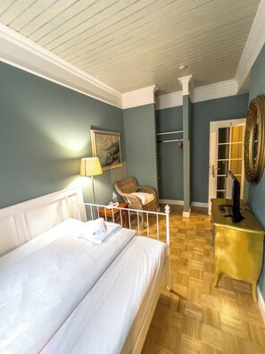 Decoración individual, cortinas opacas, cunas gratuitas y wifi gratis