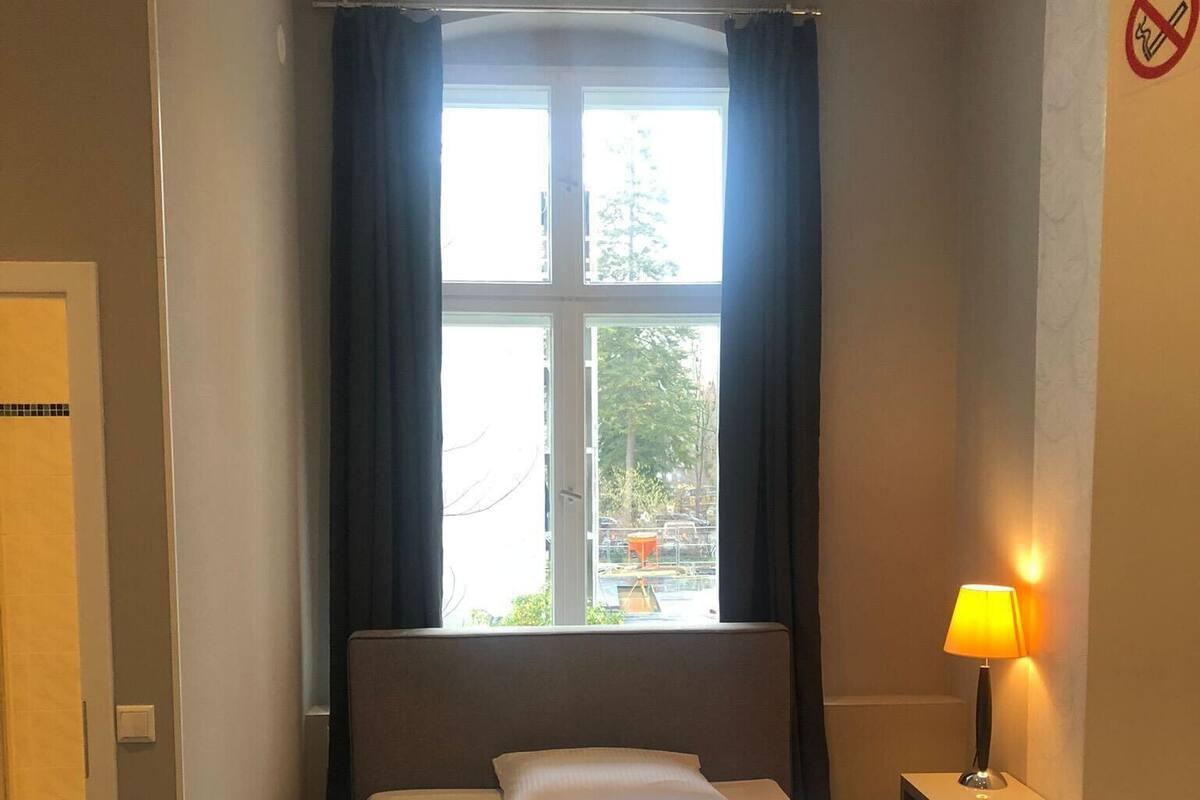 Basic Single Room | Hypo-allergenic bedding available, desk, WiFi (free), bed sheets