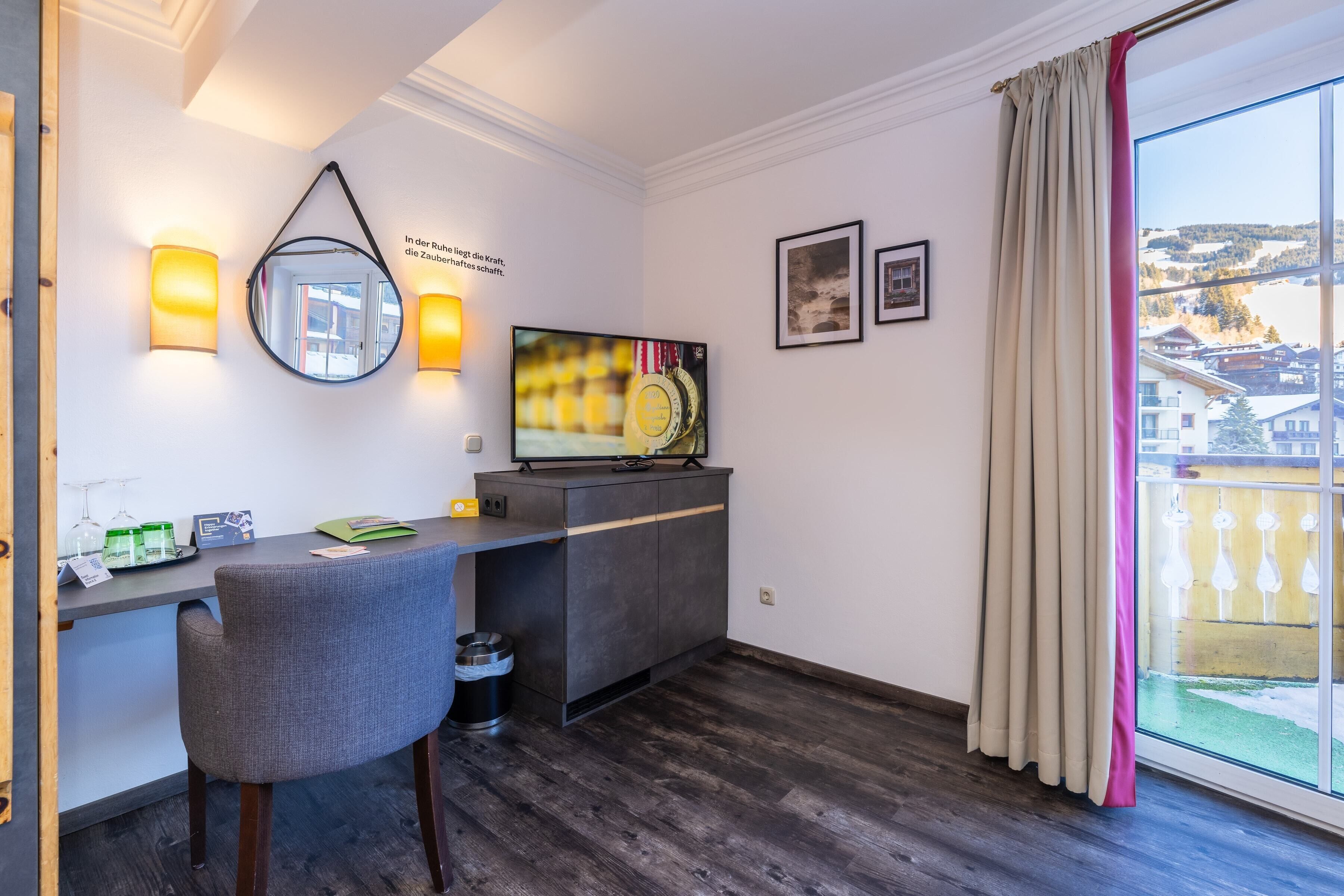 comfort double room | 1 bedroom, minibar, in-room safe, free wifi