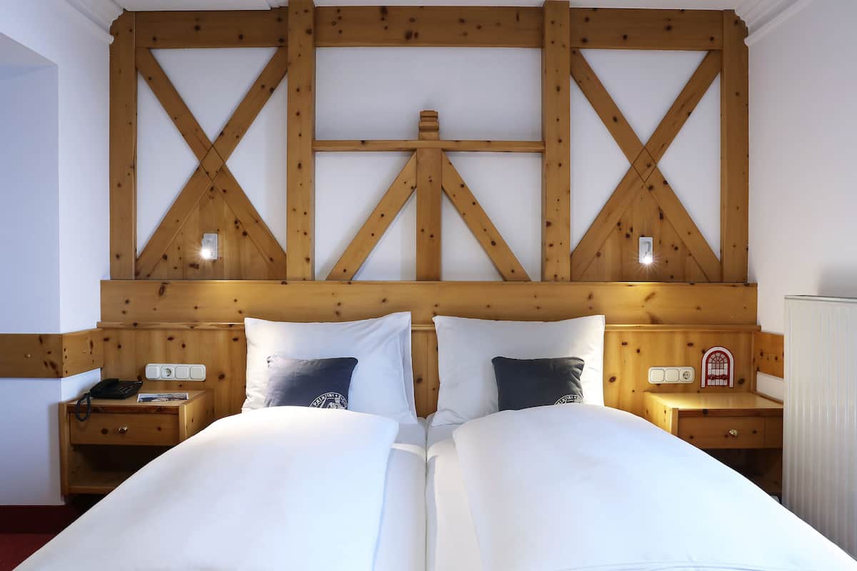 double room | 1 bedroom, minibar, in-room safe, free wifi