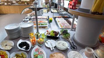 Päivittäinen buffetaamiainen maksusta