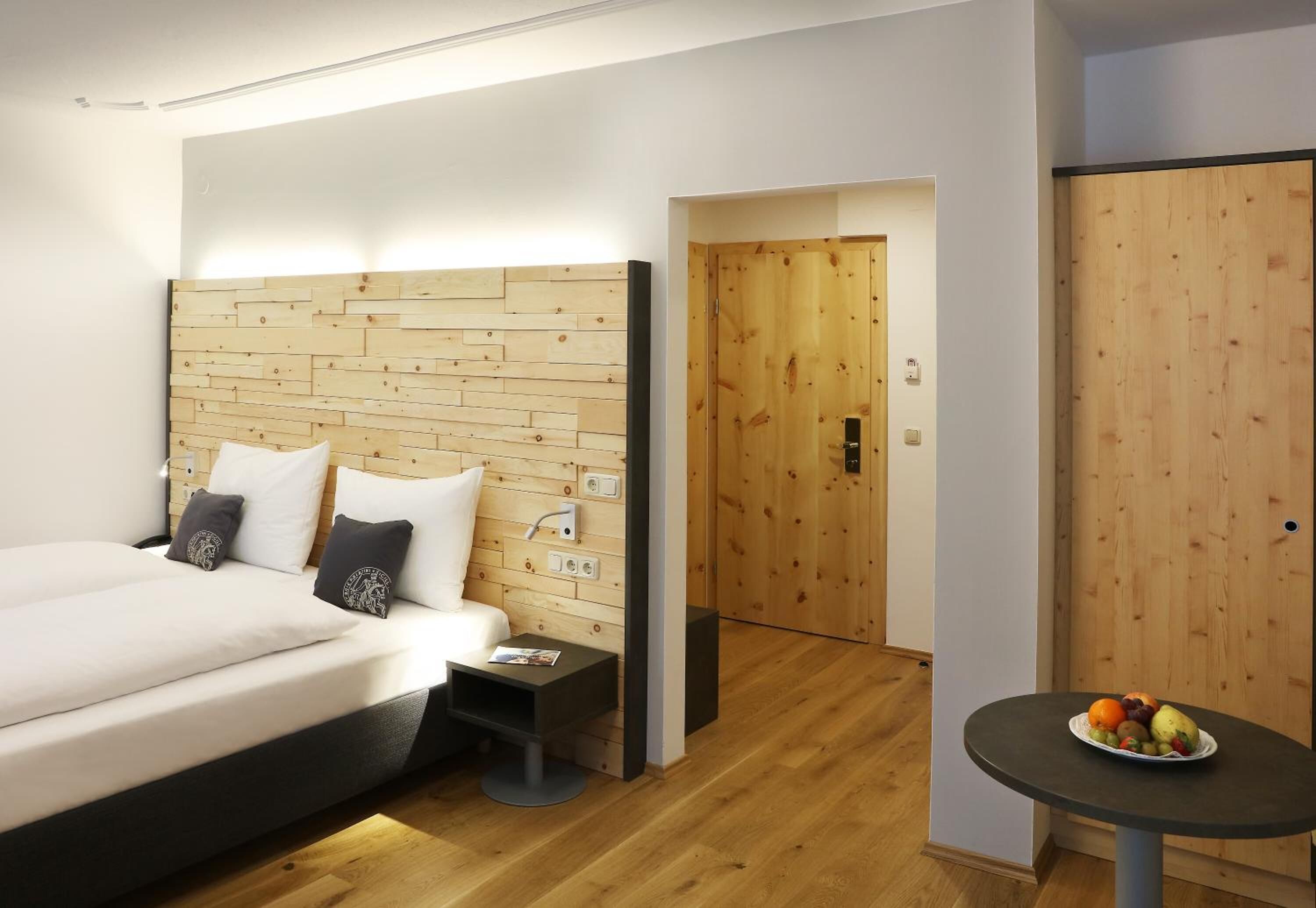 2 bedrooms, minibar, in-room safe, free WiFi