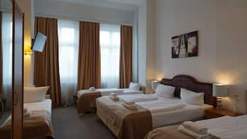 Kamar Keluarga | Meja kerja, setrika/meja setrika, dan tempat tidur bayi (biaya tambahan)