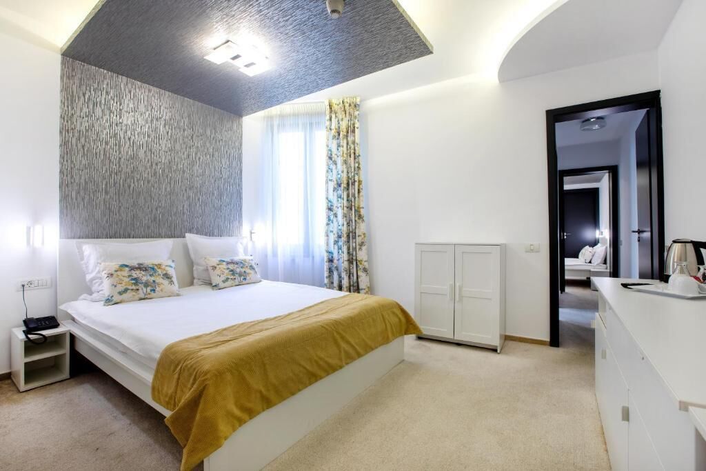 In-room safe, desk, cribs (free), WiFi (free)