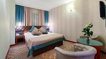 Superior Double Room | Minibar, in-room safe, soundproofing, iron/ironing board