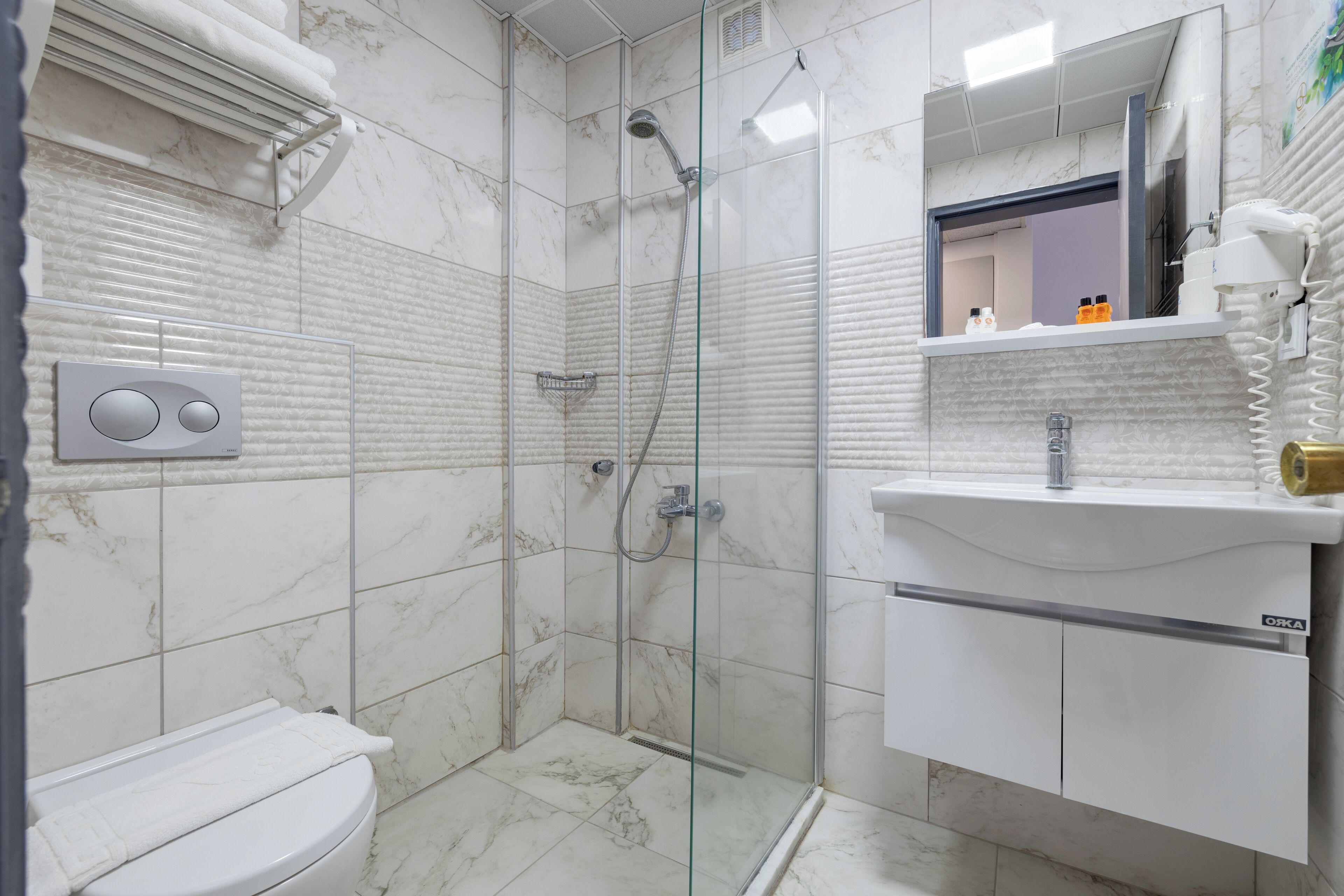 Standard Room | Bathroom