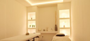 Couples treatment room(s), hydrotherapy, manicures and pedicures - Hotel Slavija Garni (Belgrade)
