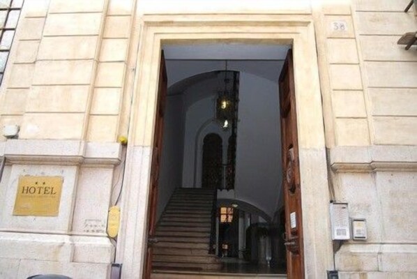 Façana frontal de l'allotjament