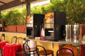 Daily buffet breakfast for a fee - Hotel Nardizzi Americana (Rome)